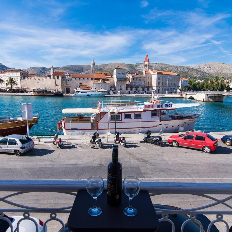 Vila Liza Acomodação com café da manhã Trogir Exterior foto