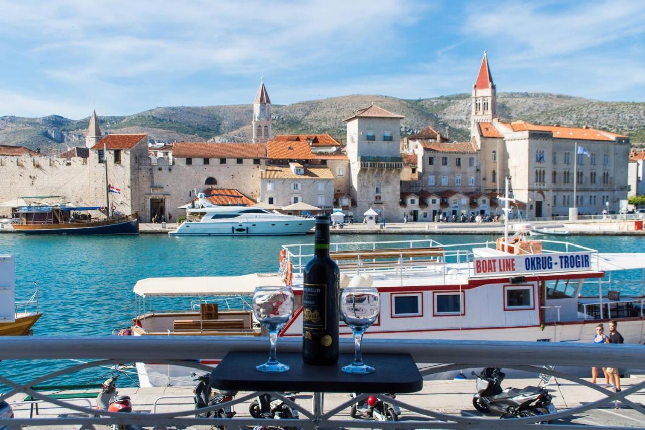 Vila Liza Acomodação com café da manhã Trogir Exterior foto