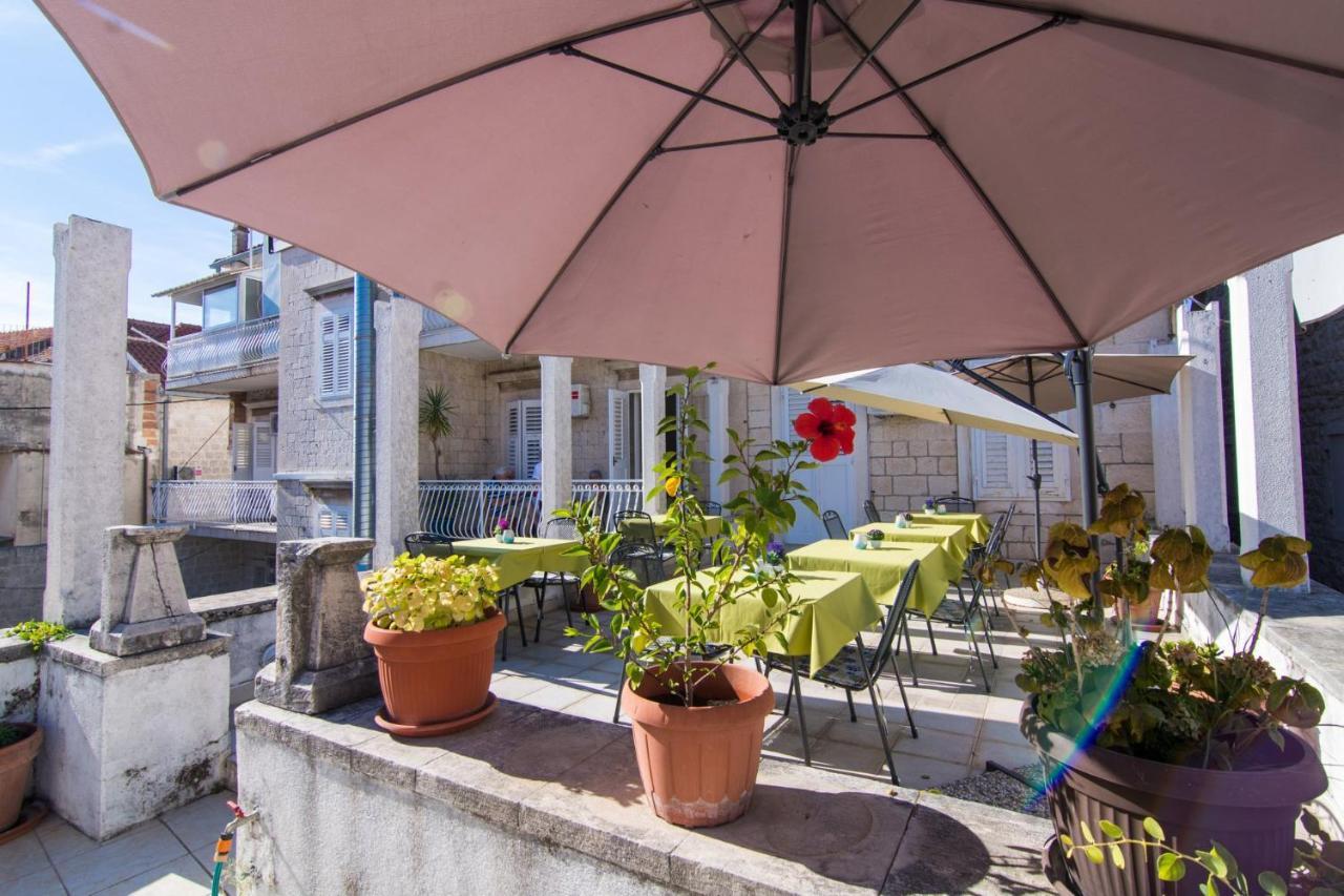 Vila Liza Acomodação com café da manhã Trogir Exterior foto