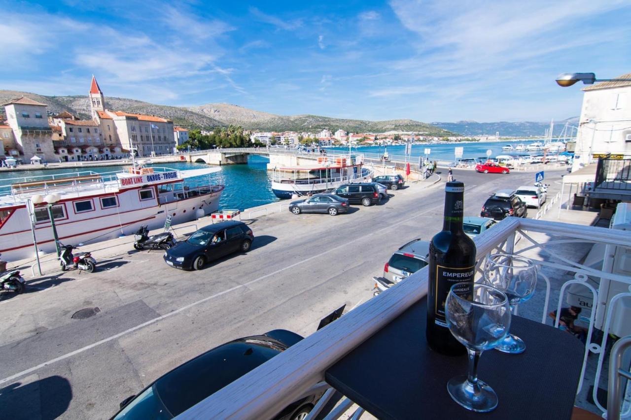 Vila Liza Acomodação com café da manhã Trogir Exterior foto