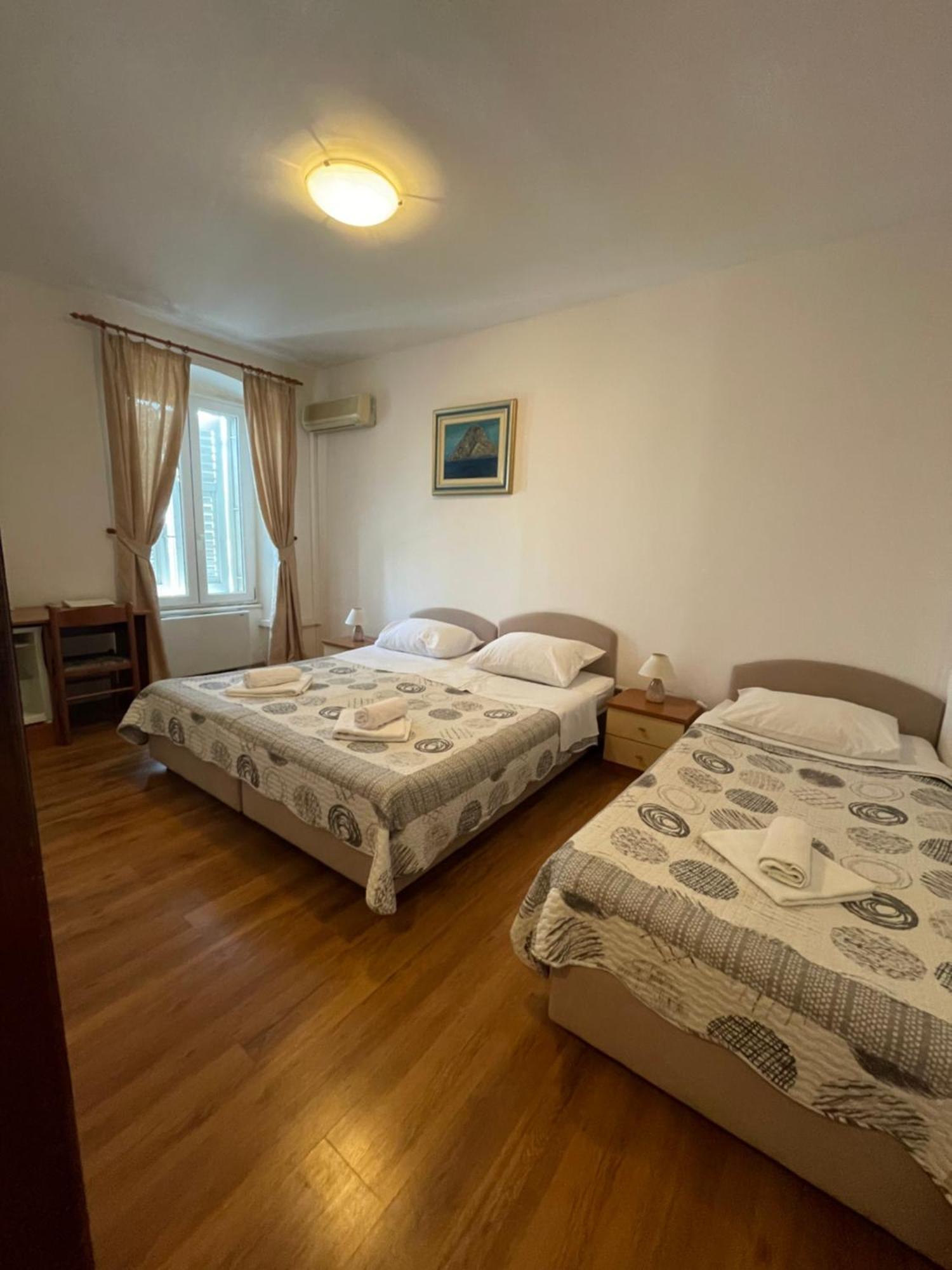 Vila Liza Acomodação com café da manhã Trogir Exterior foto