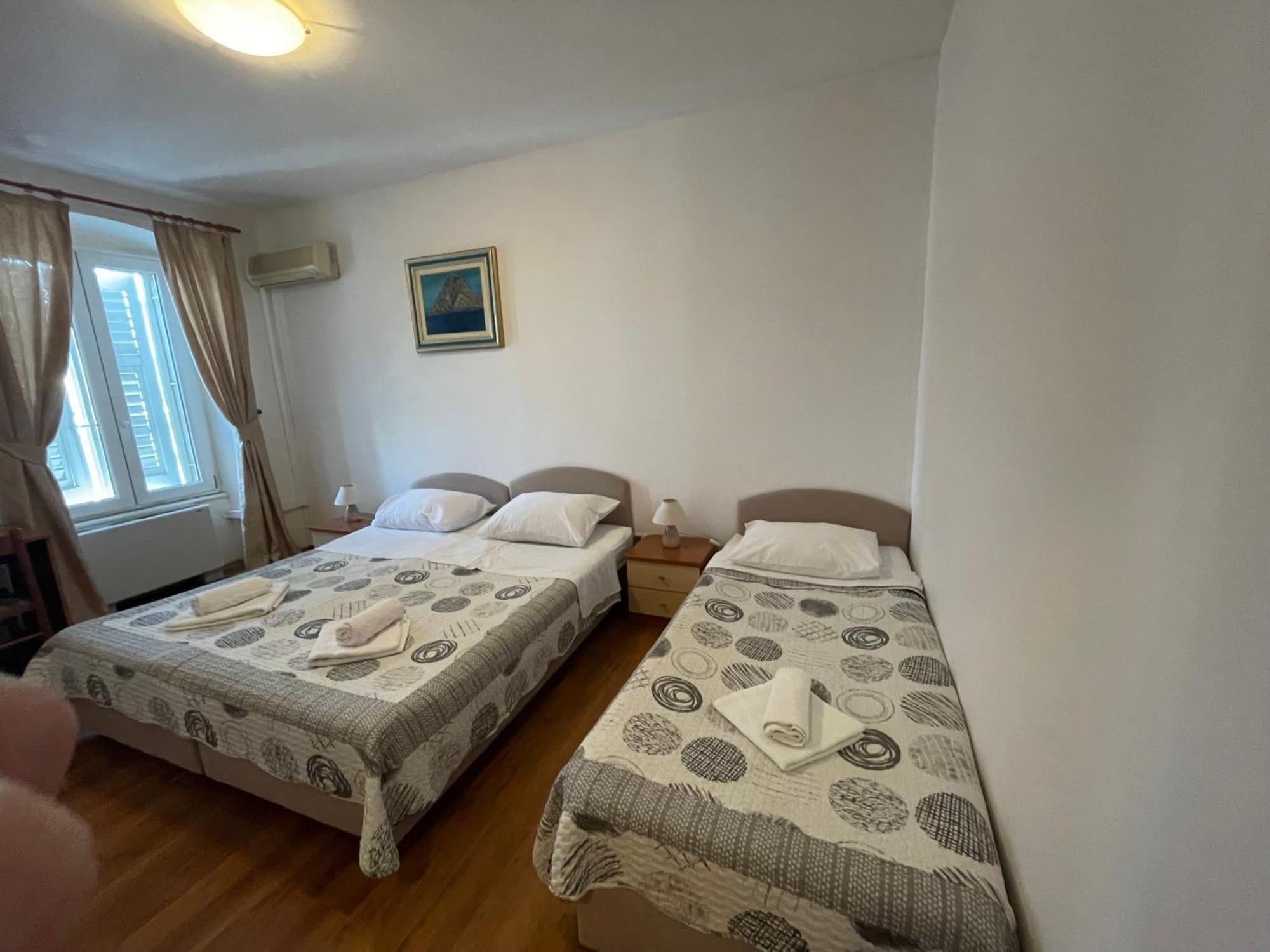 Vila Liza Acomodação com café da manhã Trogir Exterior foto