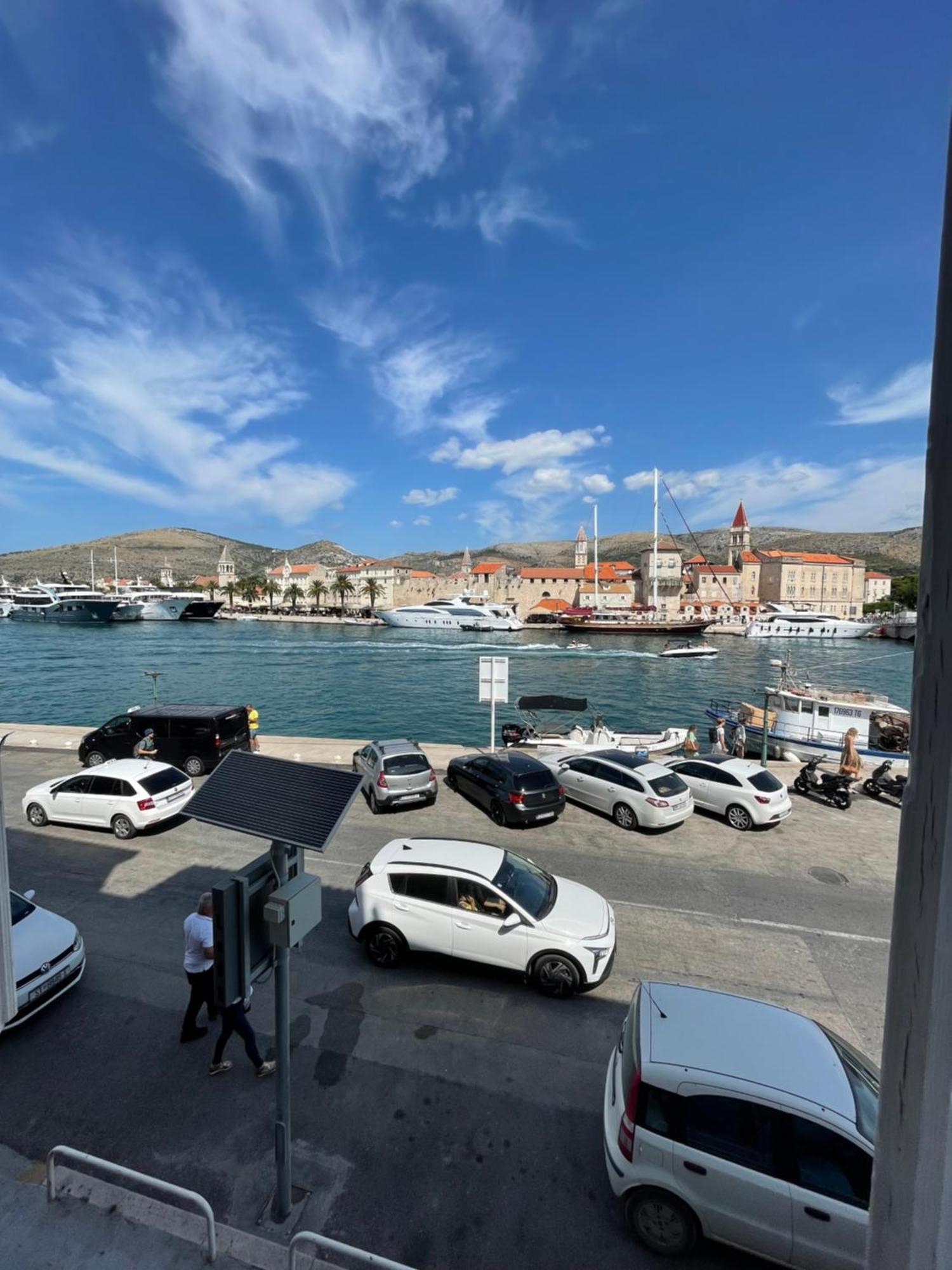 Vila Liza Acomodação com café da manhã Trogir Exterior foto